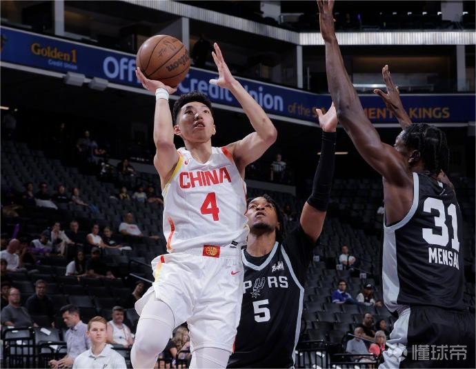 曼晚：多纳鲁马对加盟曼联持开放态度，但不会采取永久转会